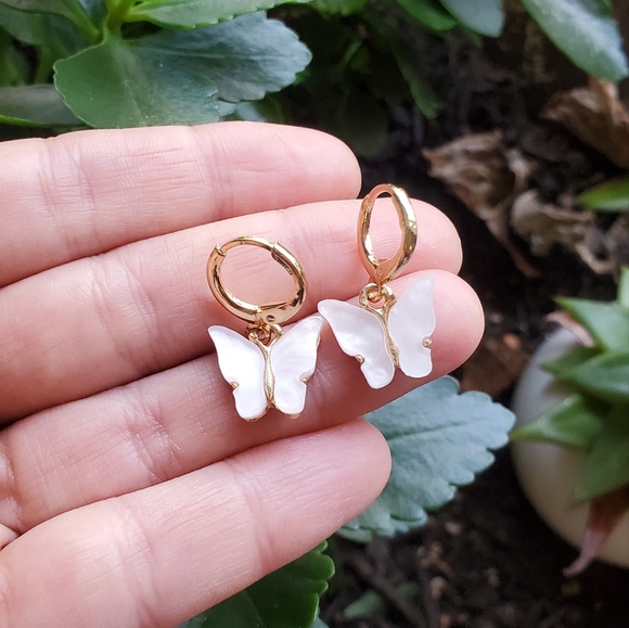 Jewelry - NWOT Gold & White Butterfly Huggie Earrings